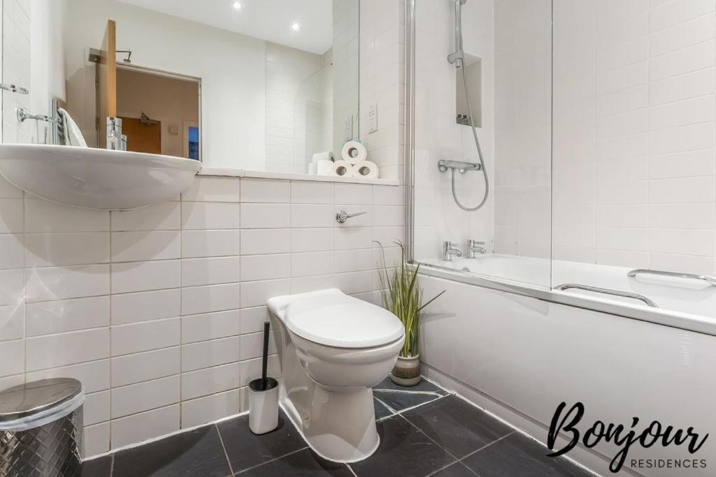 Spacious 2Br-2Ba - Grassmarket - Free Parking By Bonjour Residences Edinburgh Eksteriør bilde