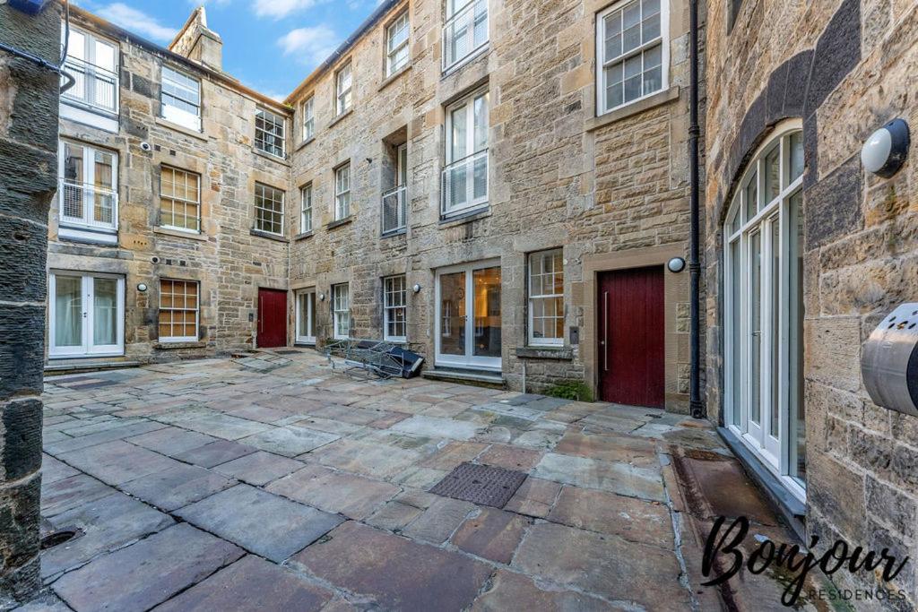 Spacious 2Br-2Ba - Grassmarket - Free Parking By Bonjour Residences Edinburgh Eksteriør bilde